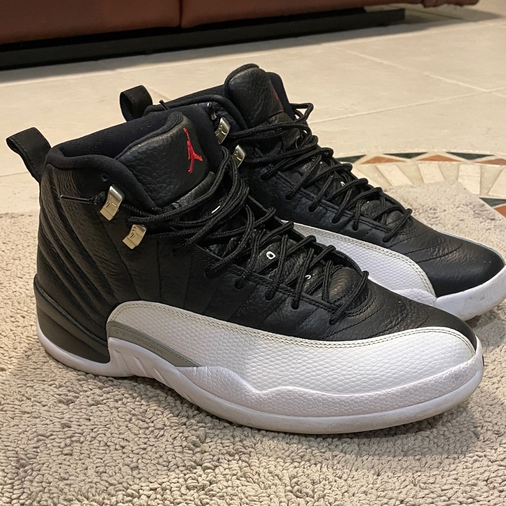 Jordan Men's Black and White playoff  12's size men's 11